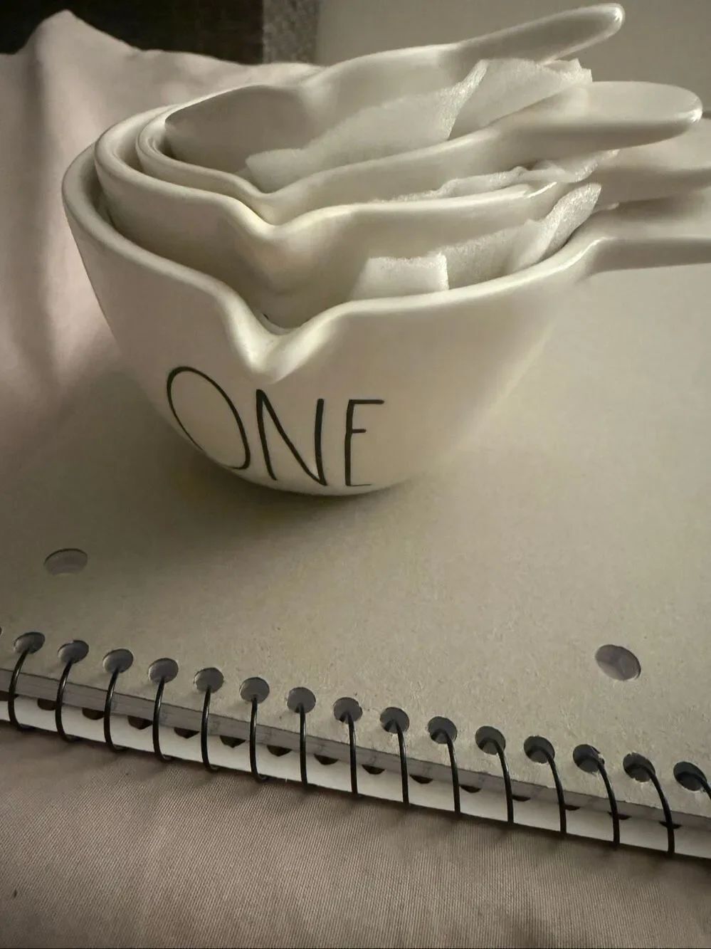 RaeโDunn White Handle Measuring Cups